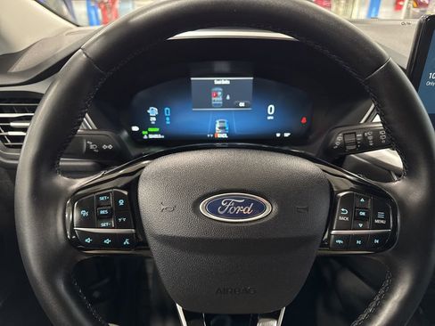 Used 2023 Ford Escape SE w/ PHEV Premium Package image 21