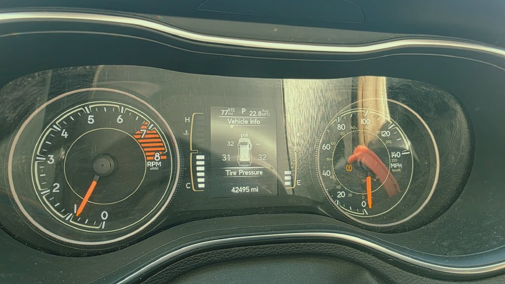 Used 2019 Jeep Cherokee Latitude w/ Popular Appearance Group FWD image 37