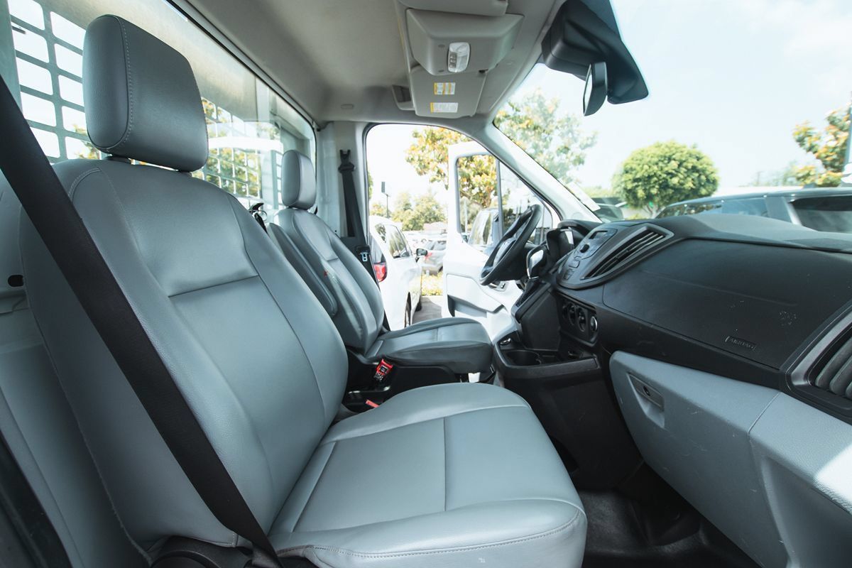 Used 2018 Ford Transit 250 138 RWD image 17