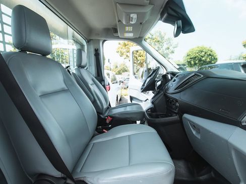 Used 2018 Ford Transit 250 138 RWD image 17