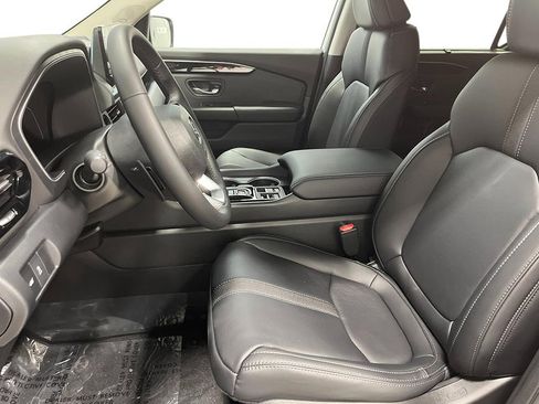 New 2025 Honda Pilot Touring image 12