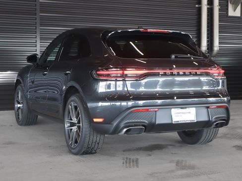 Certified 2025 Porsche Macan image 3