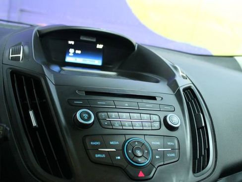 Used 2018 Ford Escape SE w/ SE Sport Appearance Package image 17