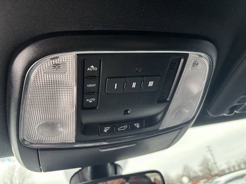 Used 2021 Jeep Grand Cherokee Limited image 17