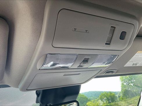 Certified 2025 Nissan Frontier SL AWD/4WD image 31