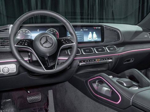 New 2026 Mercedes-Benz GLS 450 4MATIC image 19
