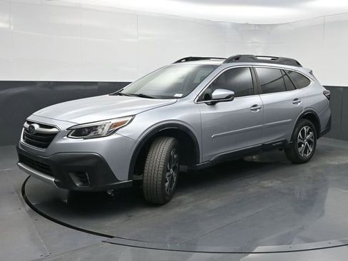 Used 2022 Subaru Outback Limited image 5