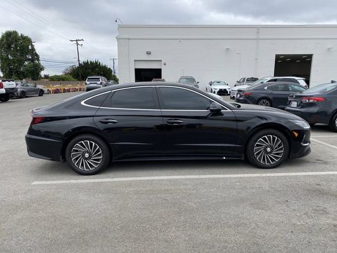 Used 2023 Hyundai Sonata Limited FWD image 2
