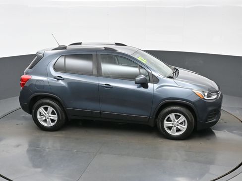 Used 2022 Chevrolet Trax LT w/ Driver Confidence Package AWD/4WD image 37