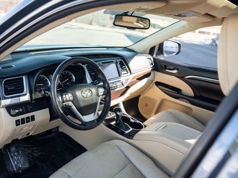 Used 2015 Toyota Highlander Limited AWD/4WD image 24