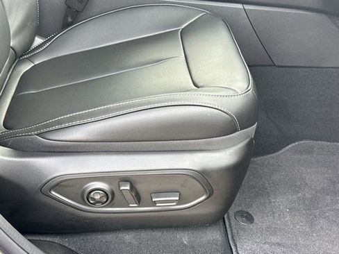 New 2025 Jeep Grand Cherokee L Limited image 17