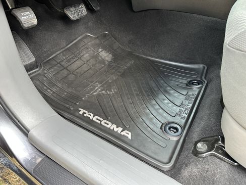 Used 2013 Toyota Tacoma 4x4 Double Cab w/ SR5 Pkg image 19