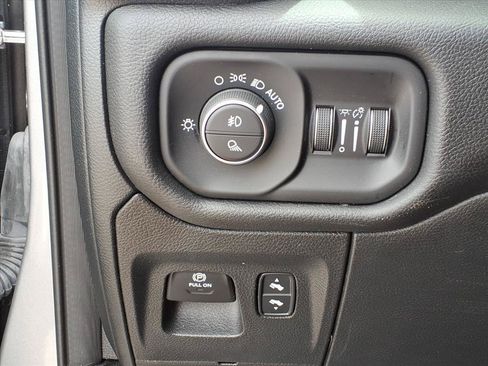 Used 2025 RAM 1500 Big Horn AWD/4WD image 14