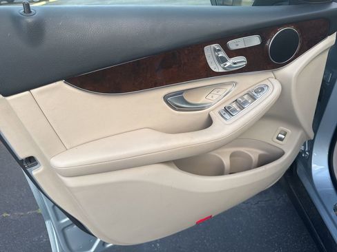 Used 2018 Mercedes-Benz GLC 300 image 10