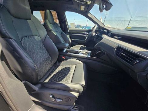Used 2023 Audi e-tron S Prestige w/ Prestige Package AWD/4WD image 10