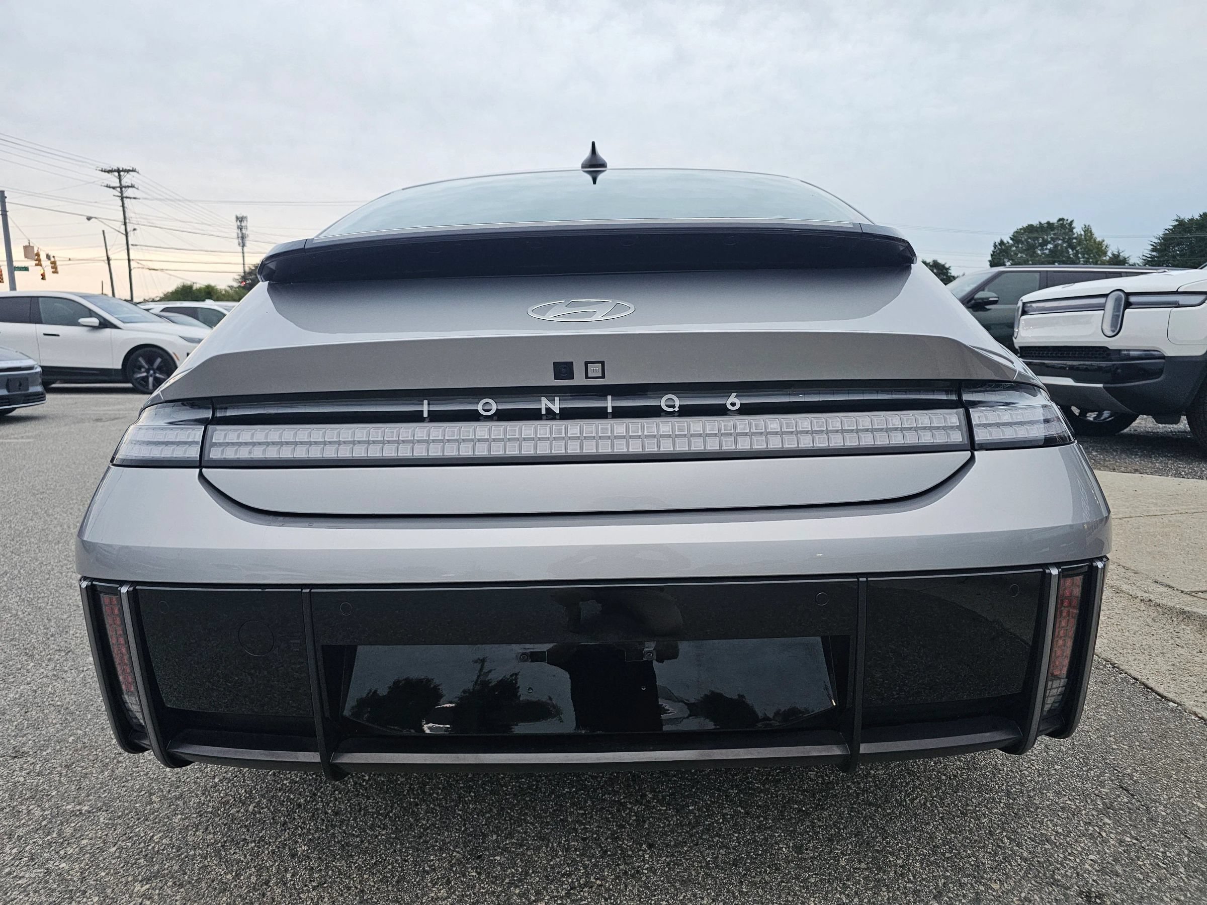 Used 2024 Hyundai Ioniq 6 SE RWD image 5
