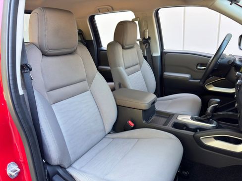 Used 2022 Nissan Frontier SV image 26