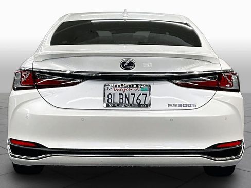 Used 2019 Lexus ES 300h w/ Premium Package FWD image 4