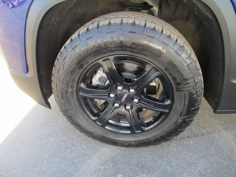 Certified 2023 GMC Acadia AT4 image 13