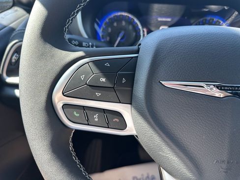 New 2026 Chrysler Pacifica Select image 66