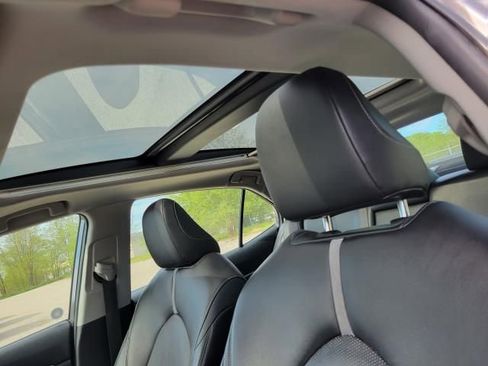 Used 2018 Toyota Camry XSE FWD image 31