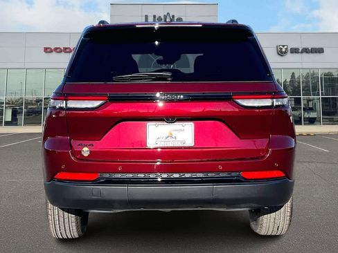 New 2025 Jeep Grand Cherokee Altitude image 5