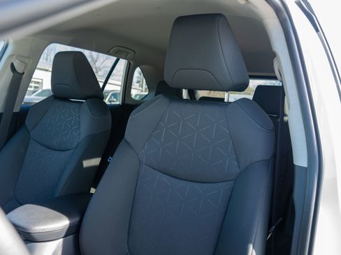 Used 2025 Toyota RAV4 XLE w/ Weather Package image 10