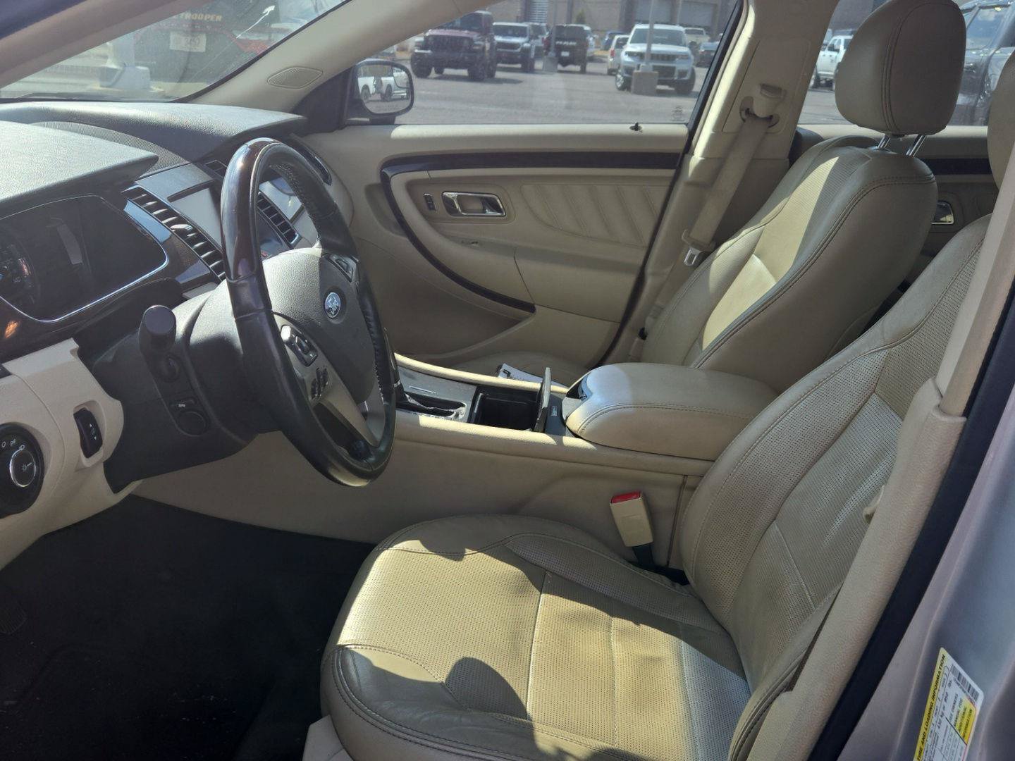 Used 2015 Ford Taurus Limited FWD image 15