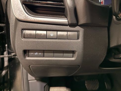 Used 2021 Nissan Rogue SV FWD image 16