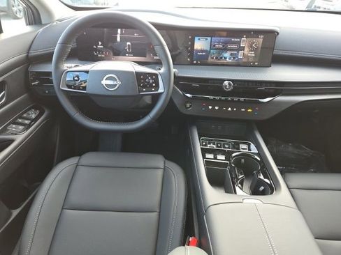 Certified 2025 Nissan Murano SV image 12