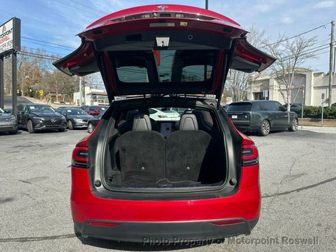 Used 2018 Tesla Model X 75D image 10
