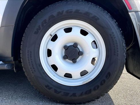 Certified 2023 Land Rover Defender 110 S AWD/4WD image 9