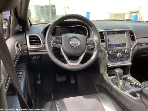 Used 2018 Jeep Grand Cherokee Limited w/ Luxury Group II image 12