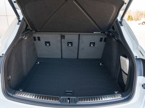 New 2026 Porsche Macan image 28