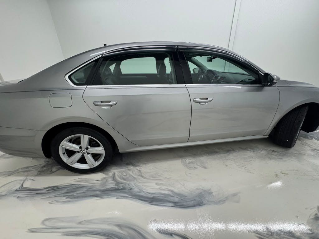 Used 2012 Volkswagen Passat 2.5 SE FWD image 9