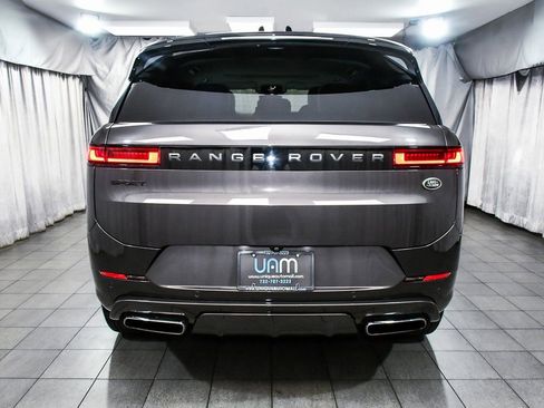 Used 2023 Land Rover Range Rover Sport SE Dynamic image 5