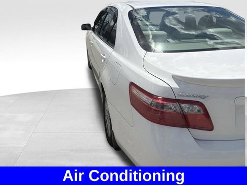 Used 2009 Toyota Camry LE FWD image 4