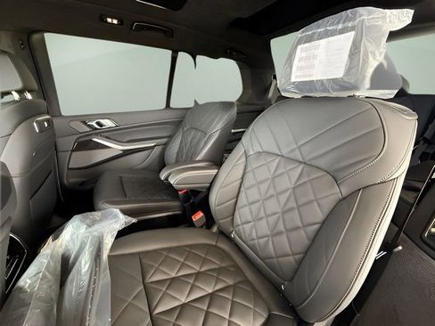 Used 2026 BMW X7 xDrive40i w/ M Sport Package image 27