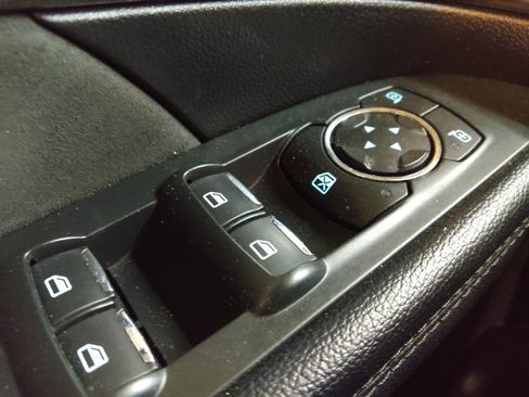 Used 2018 Ford Explorer XLT w/ Equipment Group 202A FWD image 27