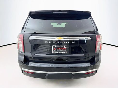 Used 2024 Chevrolet Suburban LS RWD image 5