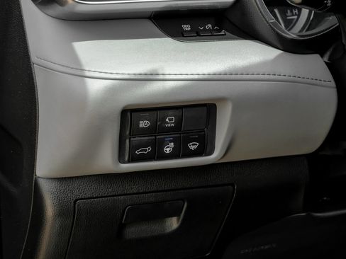 Used 2021 Toyota Highlander Limited AWD/4WD image 29