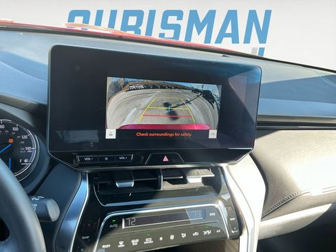 Used 2023 Toyota Venza Nightshade image 21