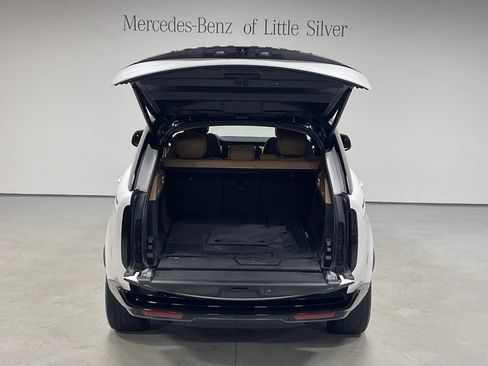 Used 2025 Land Rover Range Rover SE AWD/4WD image 5