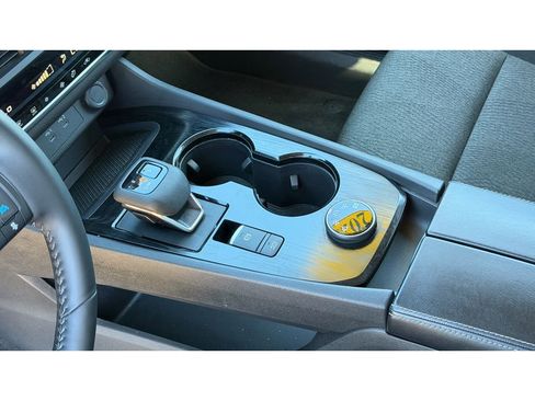 Used 2025 Nissan Rogue SV image 11