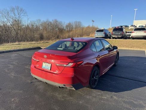 Certified 2025 Toyota Camry SE image 3