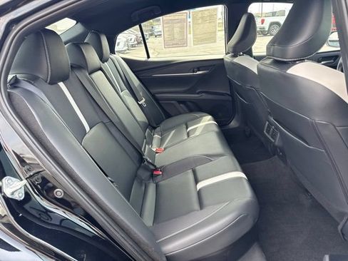 Used 2025 Toyota Camry SE FWD image 19