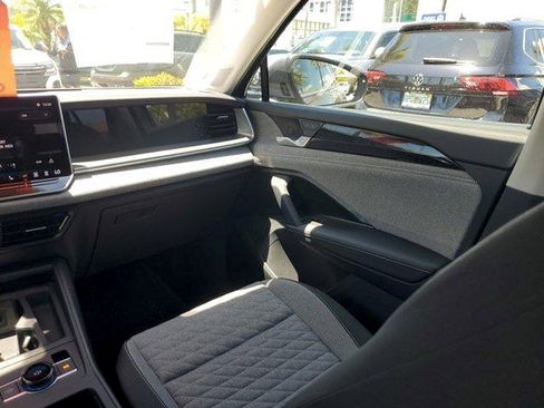 Used 2025 Volkswagen Tiguan S FWD image 13