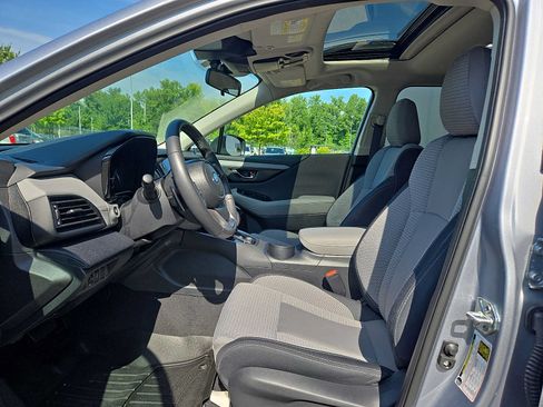 Used 2025 Subaru Outback Premium AWD/4WD image 12