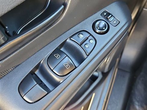 Used 2024 Nissan Kicks S image 28