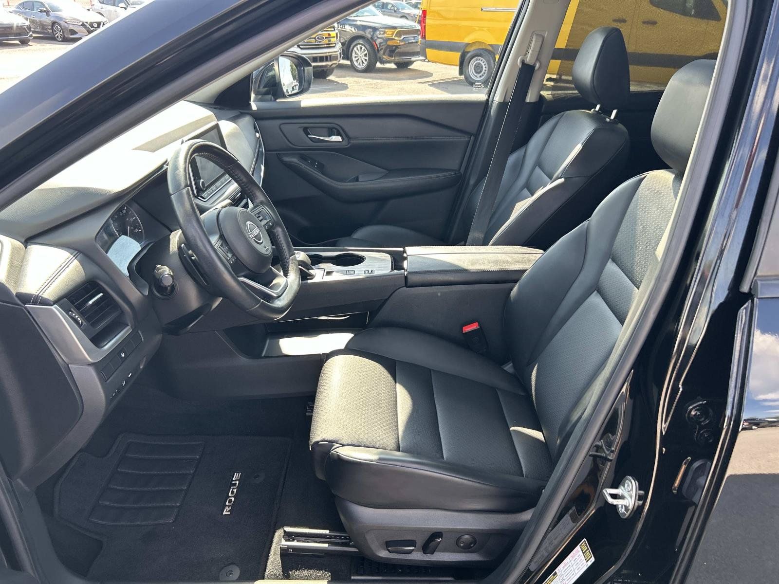 Used 2024 Nissan Rogue SV w/ SV Premium Package FWD image 28